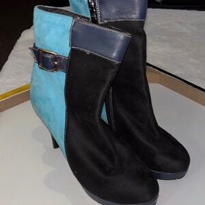 Women’s Two-Tone Black and Teal Ankle Boot